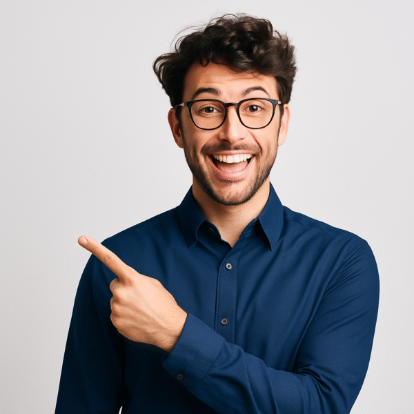 Homme souriant avec tenue bleu